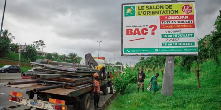 Abidjan : Les panneaux publicitaires illégaux dans le viseur des autorités