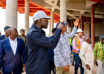 Chantier du nouveau siège de l&rsquo;Assemblée nationale : Djogbénou constate l&rsquo;avancement des travaux.