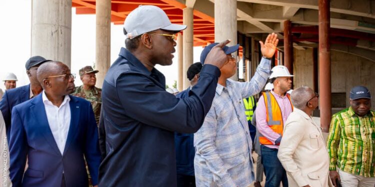 Chantier du nouveau siège de l’Assemblée nationale : Djogbénou constate l’avancement des travaux.