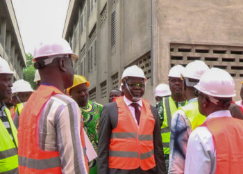 Modernisation des infrastructures scolaires: Le Ministre Clément Kouchadé s&rsquo;enquiert de l&rsquo;avancement des travaux au CEG La Verdure