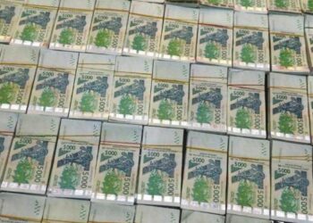 Burkina Faso : 60 millions FCFA de faux billets saisis dans un bus
