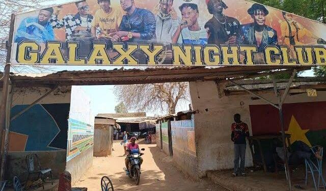 Burkina Faso : près de 300 femmes travailleuses de sexe arrêtées et 200 chambres scellées dans un maquis