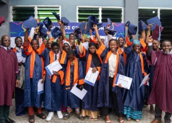 Formation professionnelle et insertion des jeunes : 600 jeunes béninois diplômés grâce à l’IYF Weekend Academy