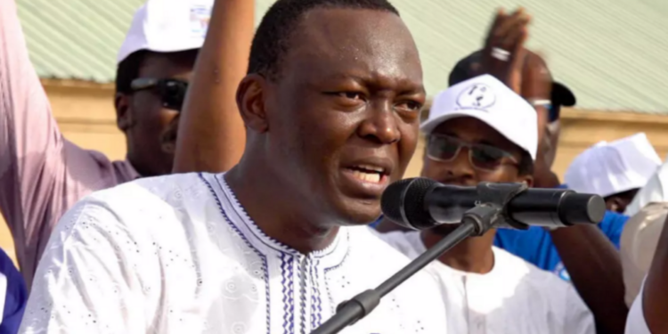 Tchad : Mahamat Idriss Déby accorde une grâce présidentielle à l’opposant Succès Masra