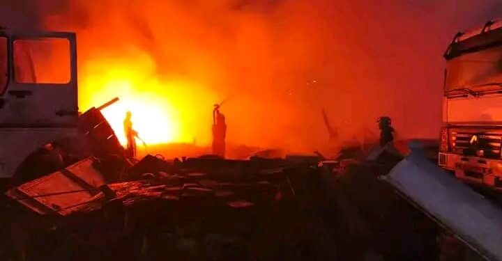 Commune d’Abomey-Calavi: Un entrepôt de meubles ravagé par un incendie à l’aube à Akassato