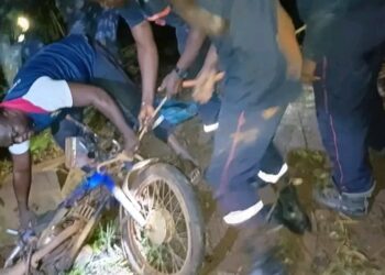 Sauvetage in extremis dans la commune de Toffo: Un menuisier de 50ans tombe avec sa moto et un cabri dans un WC profond à Houègbo