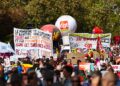Mobilisation dans la fonction publique en France: plus de 200.000 agents publics dans la rue contre le gel des salaires