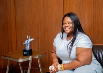 Cabinet du président de la République : Saara Houansou gagnante de ‘’The Voice Afrique’’ 2026 reçue par Romuald Wadagni