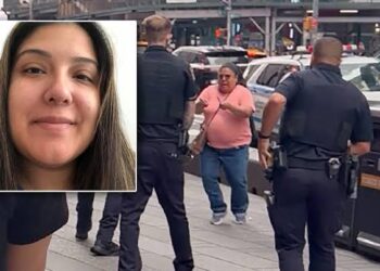 États-Unis : une femme poignarde mortellement une cadre de Bank of America à Times Square