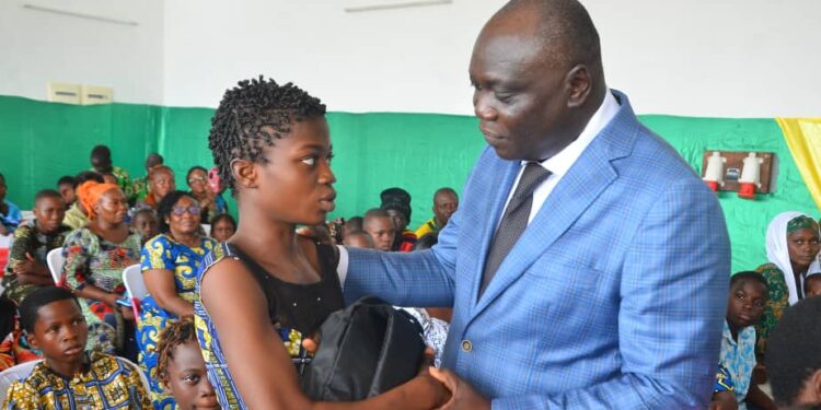 Cérémonie de remise de kits aux enfants de militaires décédés -7ᵉ édition : Gildas Agonkan : la République tient sa promesse aux orphelins