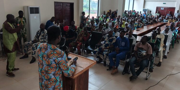 Tournée d’explication du Gouvernement : le ministre Léandre Houngbédji à la rencontre des femmes du monde agricole à Aplahoué