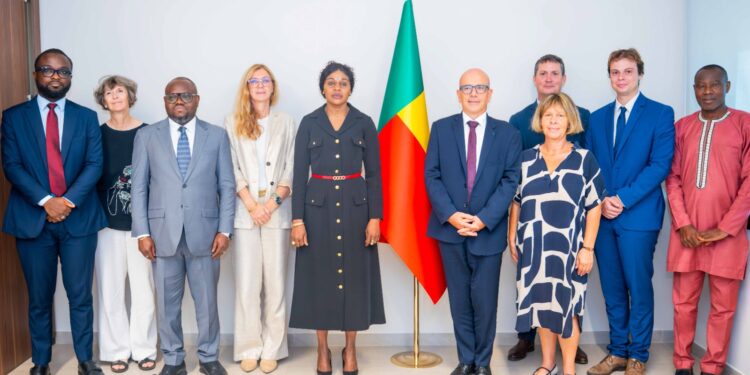 Formation professionnelle et artisanat au Bénin : la ministre Awaou Baco renforce le partenariat avec la CMA France autour des avancées et des prochaines étapes du projet FEF+*