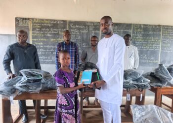 Lutte contre le décrochage scolaire dans le Couffo: Moubarak Soumanou vole au secours des écoliers orphelins de la commune de Lalo