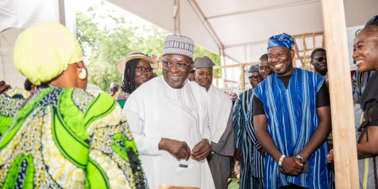 A l’occasion du mois du « Consommons Local » au Bénin : le président du CES adresse sa reconnaissance et ses encouragements à tous ceux qui créent et entreprennent