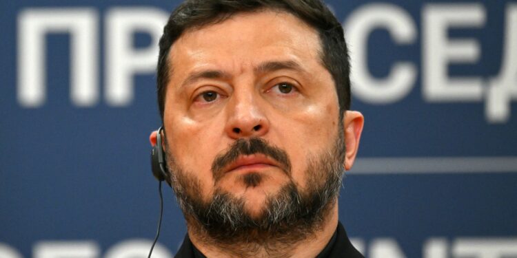 Ukraine: Zelensky met en garde les compagnies aériennes sur le ciel russe