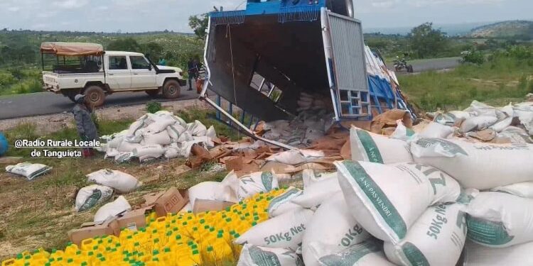 Tanguiéta : un camion chargé de vivres pour les cantines scolaires accidenté, 1 blessé enregistré