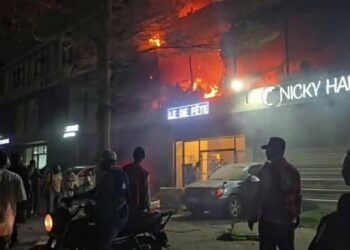 Drame en RDC: Un incendie dans une salle de réception fait au moins 12 morts à Kinshasa