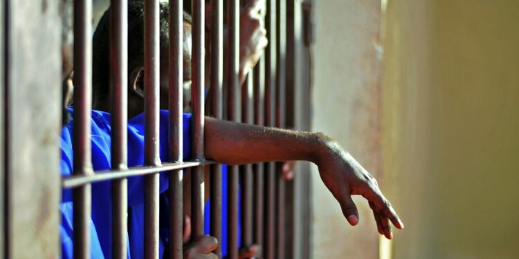 Escroquerie en bande organisée : Savè : un escroc de la multiplication d&rsquo;argent jeté en prison