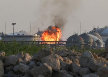 Terreur dans le ciel saoudien: Attaque meurtrière contre l’aéroport de Riyad, 12 morts et 309 blessés, les Houthis dans le viseur