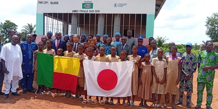Partenariat Bénino-Japonais pour l&rsquo;éducation et l&rsquo;alimentation scolaire: A Lalo, GRASID – ONG inaugure six complexes cuisine-magasin équipés de foyers améliorés