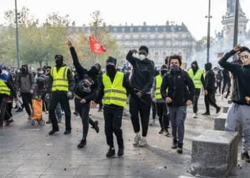 France : les « gilets jaunes » appellent à manifester le 31 octobre contre le gouvernement