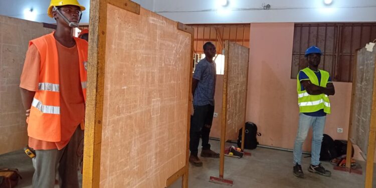 7e session de l’examen du CQM au Bénin : un maire candidat compose dans la boucherie