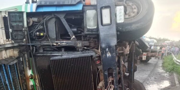 Accident sur l’axe Cotonou-Bohicon : le vrai bilan fait état d’un mort et de quatre blessés