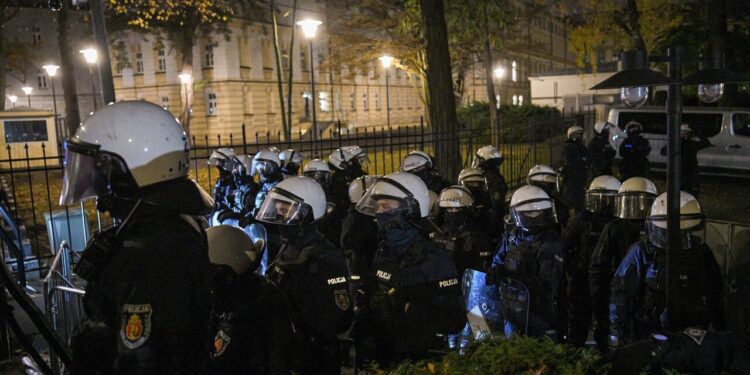 Crise institutionnelle en Europe: Pologne, le pouvoir au bord de l’affrontement