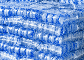 Interdiction des emballages plastiques en Guinée-Conakry: Six mois de sursis accordés aux producteurs de sachets d’eau