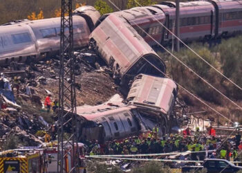 Catastrophe ferroviaire en Espagne: Au moins 69 morts enregistrés dans une collision entre trains, trois jours de deuil national décrétés