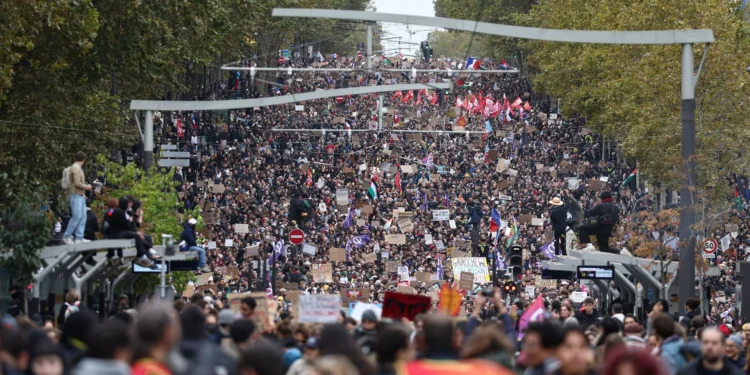 France : 410.000 manifestants, des heurts dans plusieurs villes
